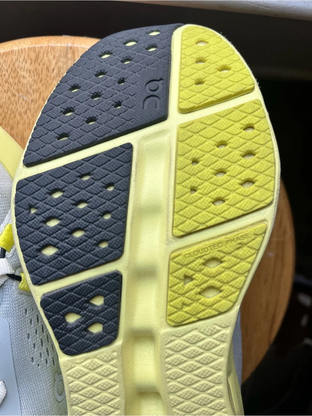 On Running Cloudsurfer 2 Women Running Shoes in Light Gray/Blue and Lime